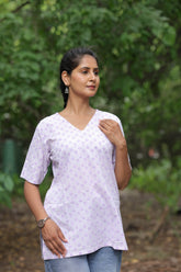 Women’s Printed Cotton V-Neck Short-Sleeve Top