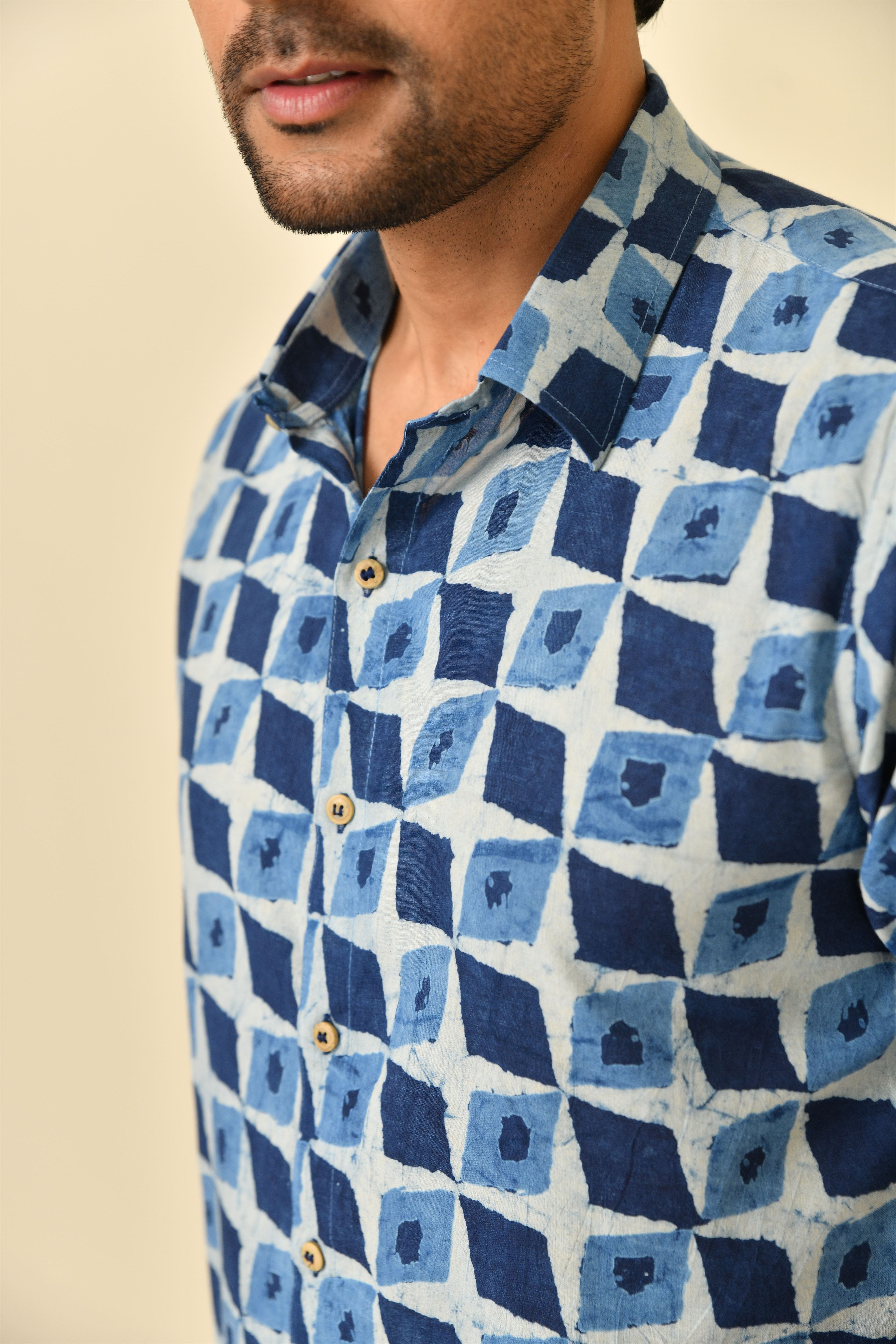 Classic collar half sleeves shirt in natural Bagru print with wooden buttons.