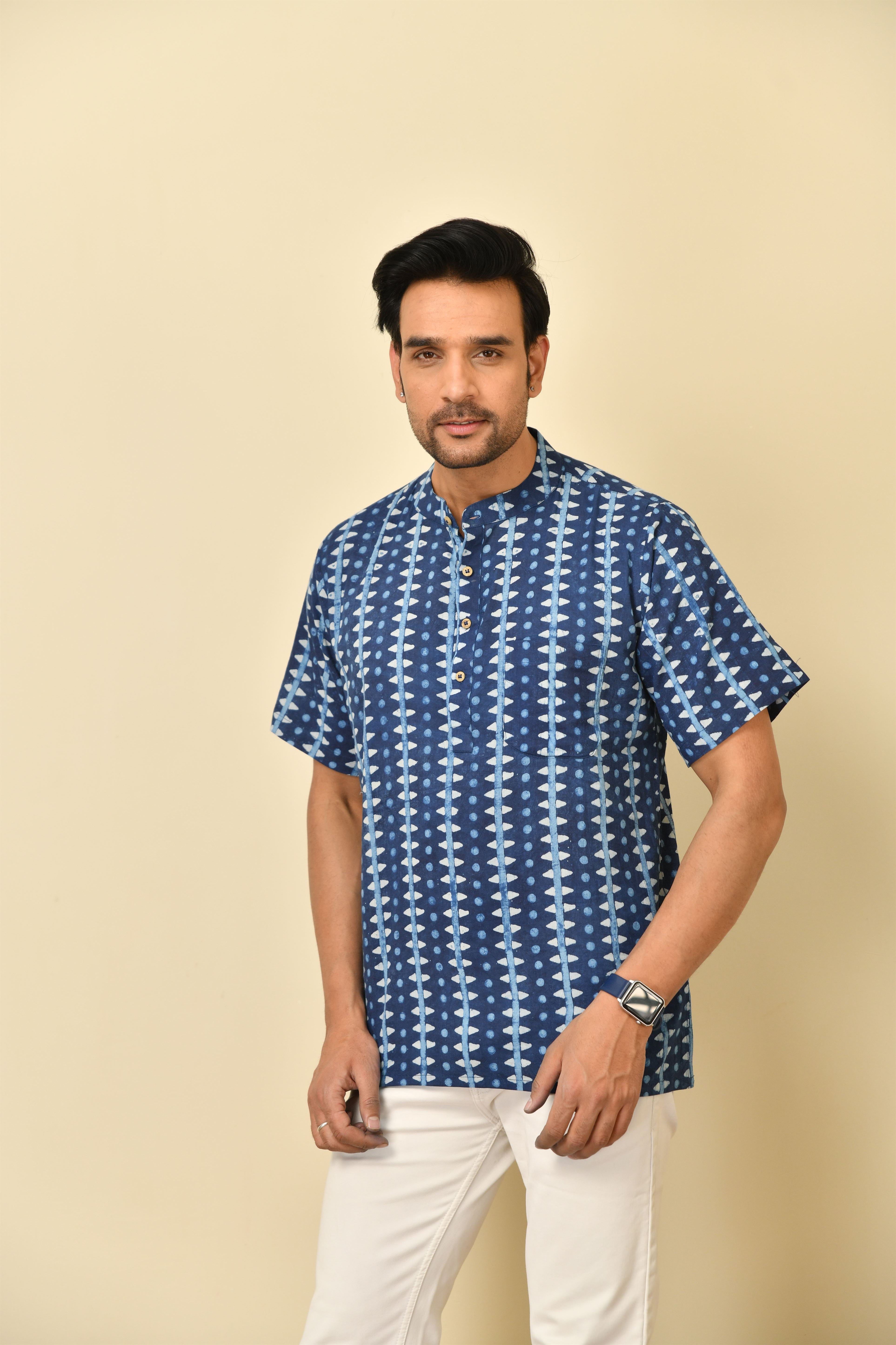 Mandarine collar half sleeves shirt in natural Bagru print with wooden buttons.