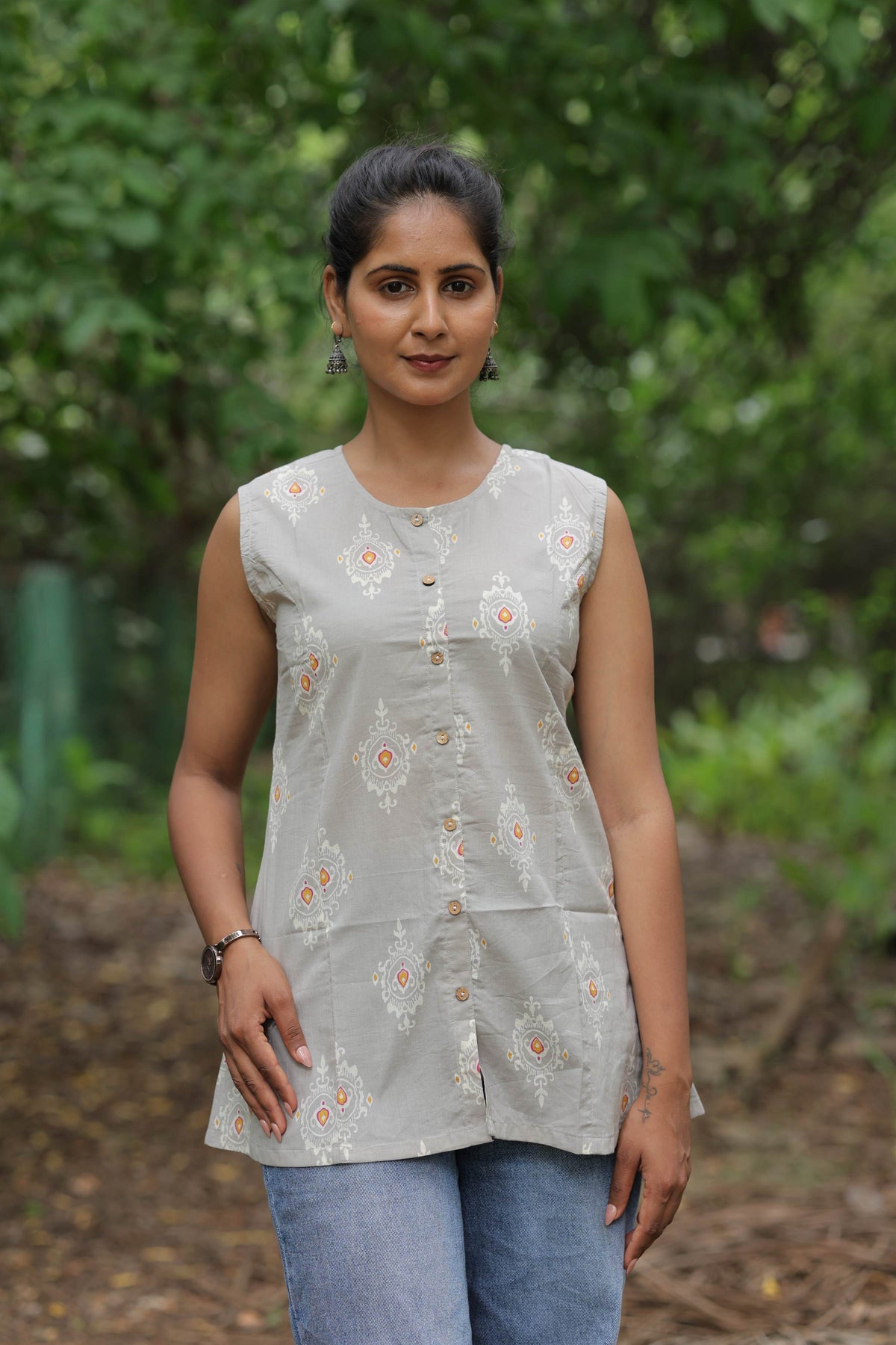 Printed Cotton Sleeveless Kurti – Grey