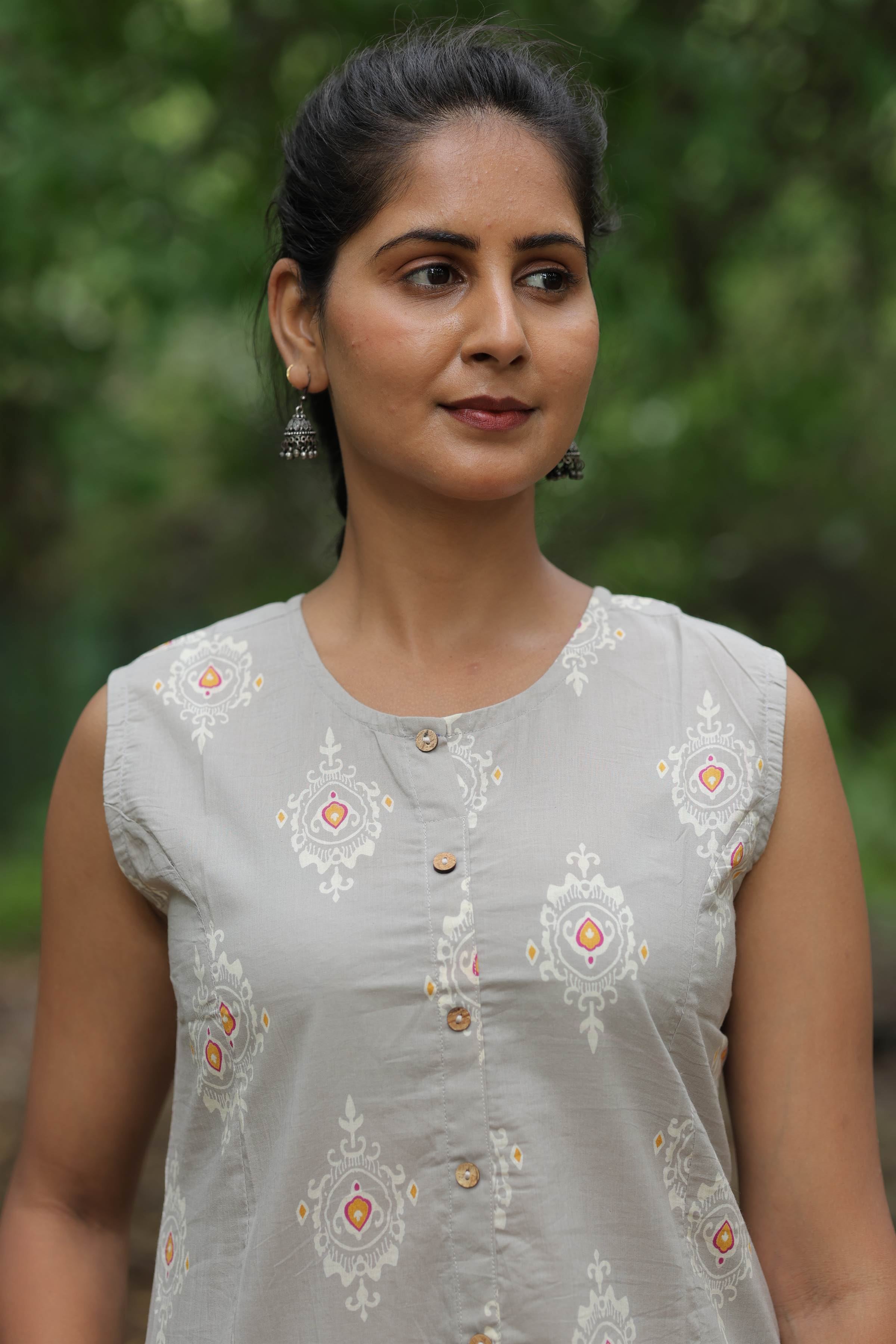 Printed Cotton Sleeveless Kurti – Grey
