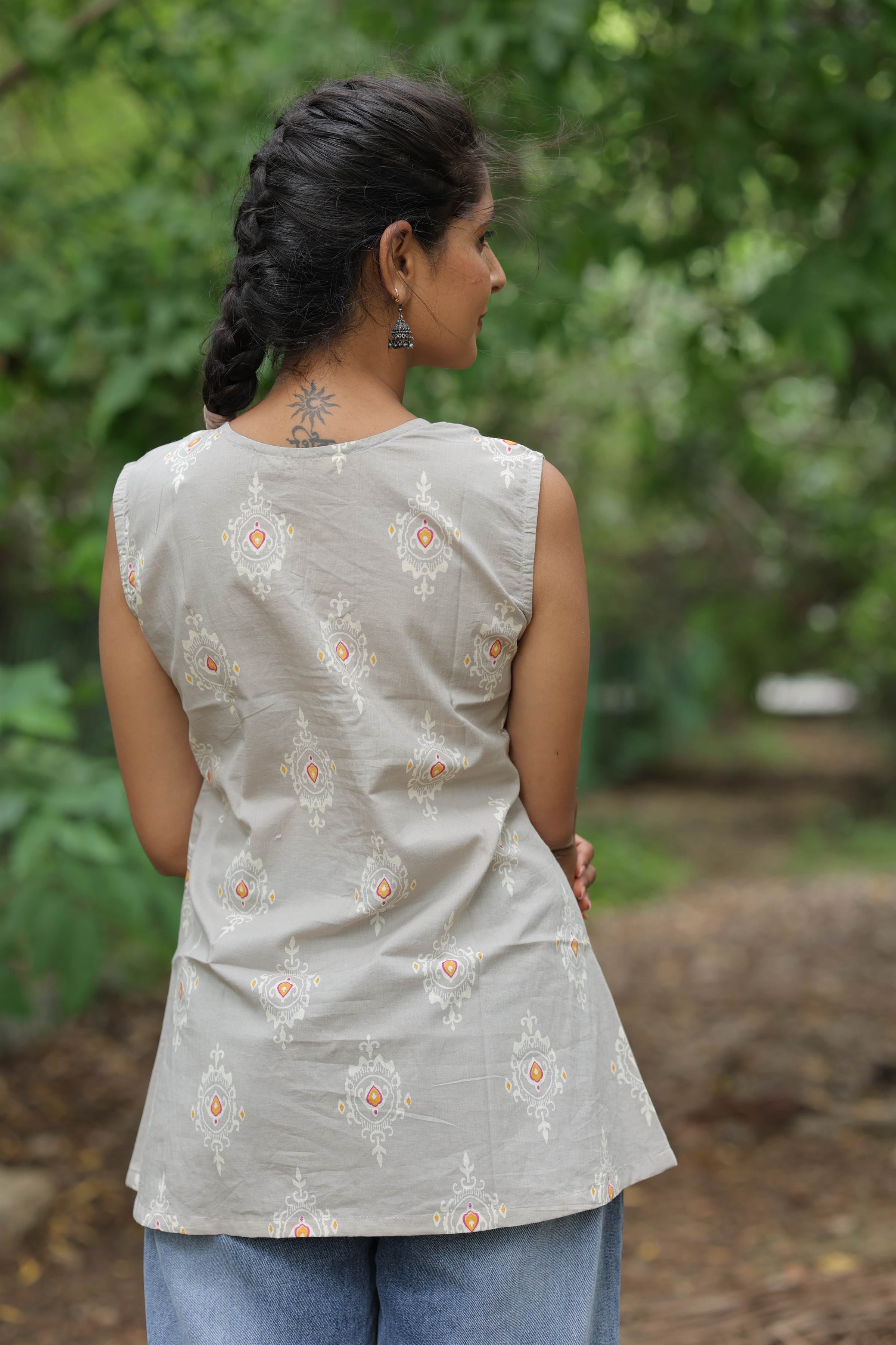 Printed Cotton Sleeveless Kurti – Grey