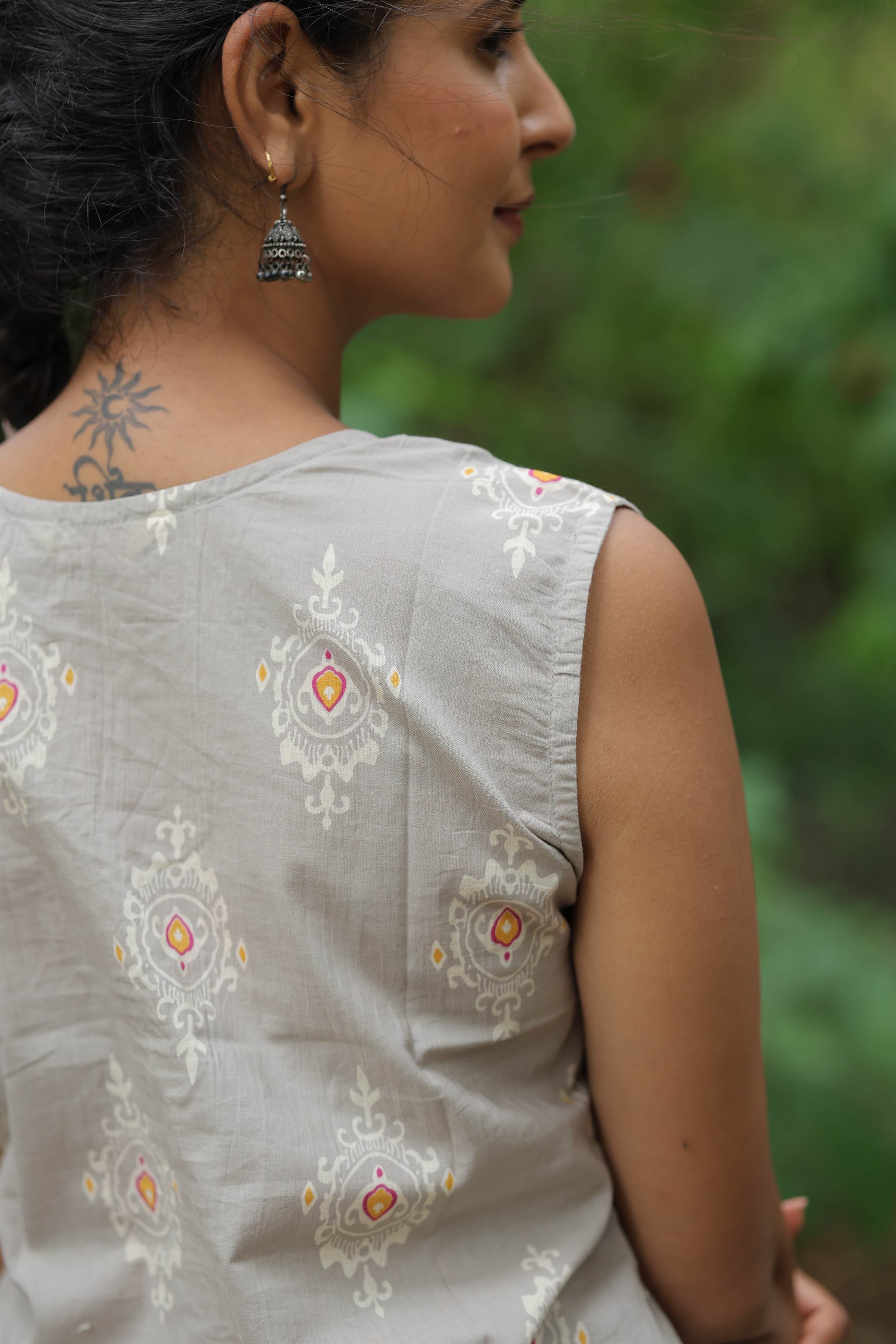 Printed Cotton Sleeveless Kurti – Grey