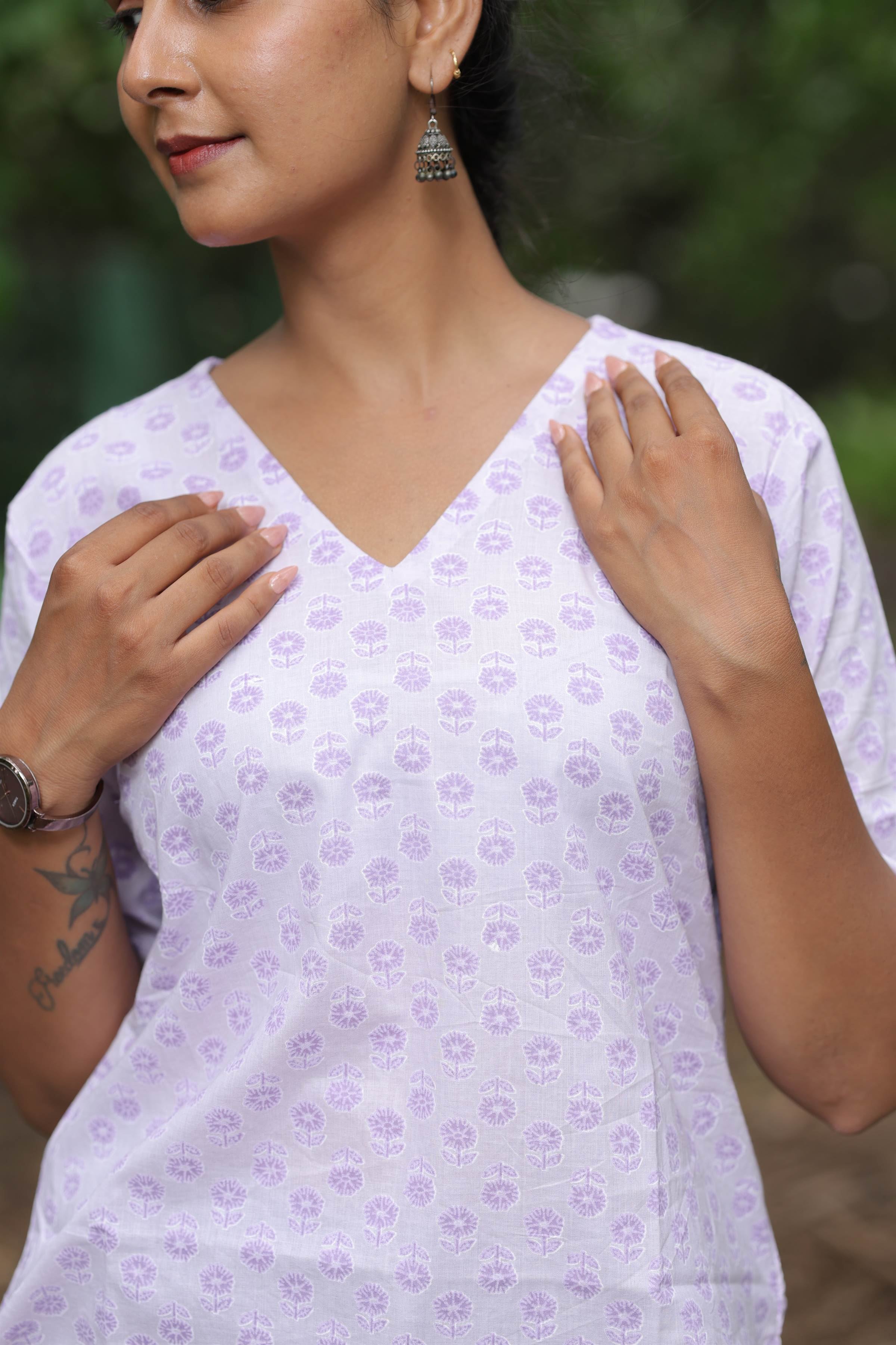 Women’s Printed Cotton V-Neck Short-Sleeve Top