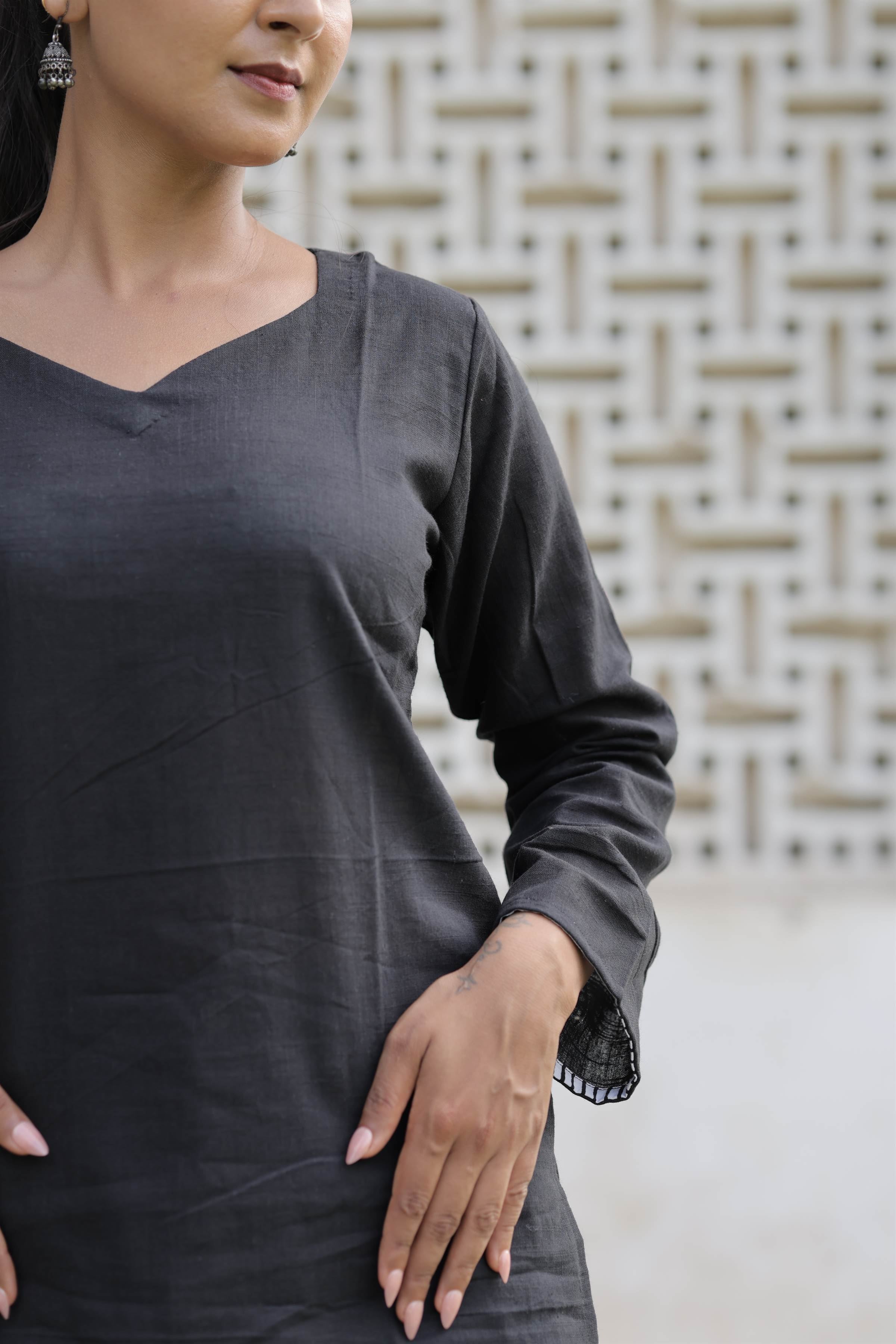 Women’s Black Cotton Slub V-Neck Full-Sleeve Top